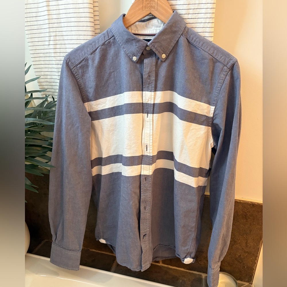 NWOT Tommy Hilfiger Blue and White Casual Shirt